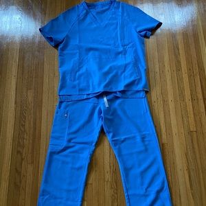 Set of Figs Scrubs